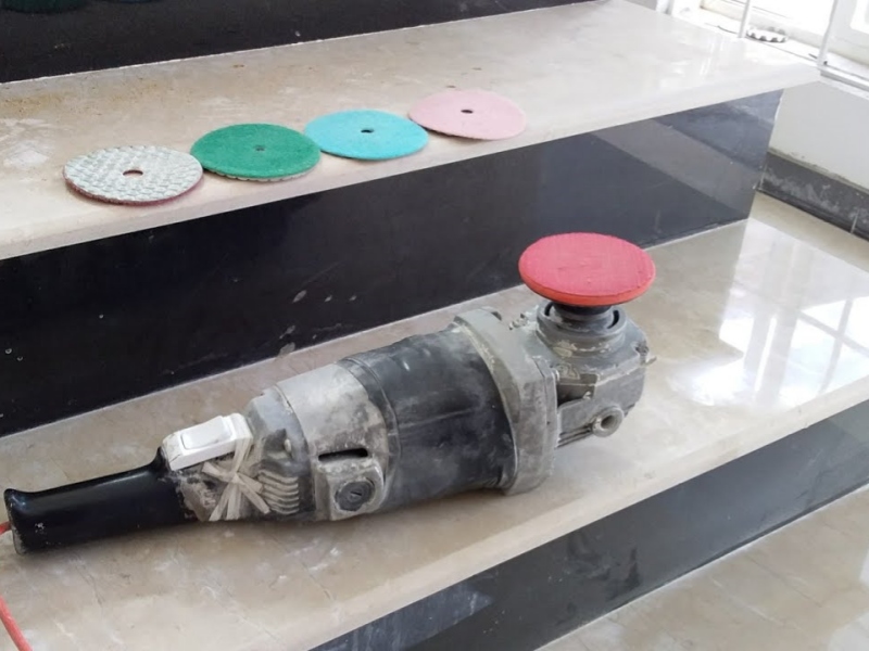 Präzisionswerkzeuge zur Perfektionierung von Treppenstufen und Bodenkanten