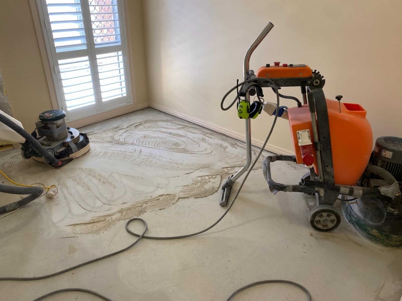So wählen Sie die richtige Schleifgeschwindigkeit und den richtigen Druck für Beton aus
