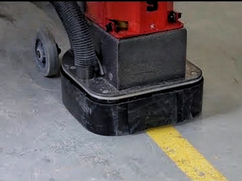 Entfernung von Linienfarben mit Diamantwerkzeugen