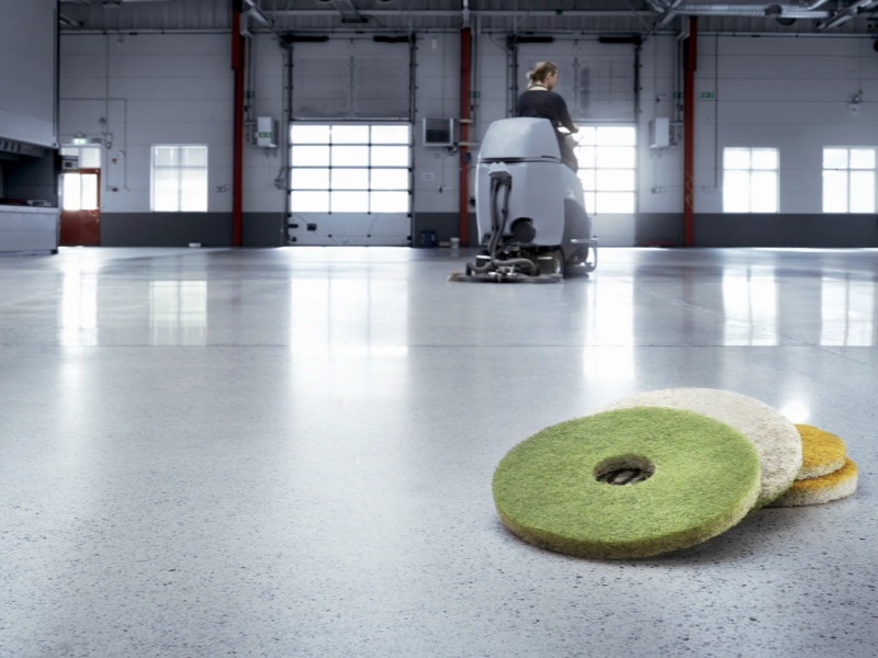 Betonoberflächen mit den richtigen Polierpads verschönern